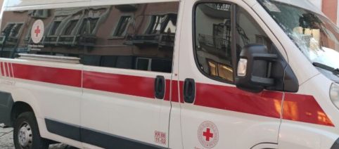Incidente sulla Statale 106 a Cirò Marina: impatto fra tre auto, diversi feriti