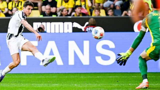 Andrea Cambiaso contro il Borussia Dortmund © Juventus FC