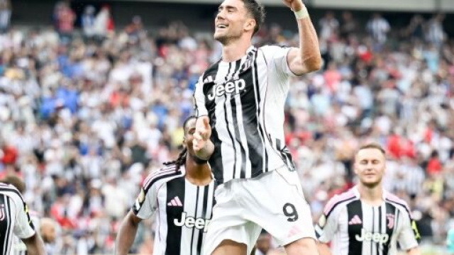 Dusan Vlahovic esulta dopo un gol © Juventus FC