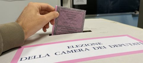 In Italia i giovani non credono più nella politica, e non ne parlano nemmeno