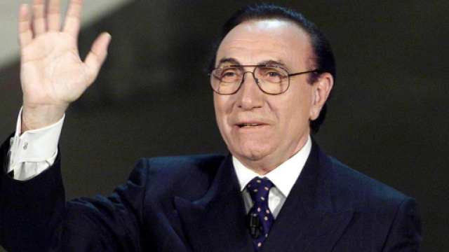 Pippo Baudo a Sanremo 2002 © Rai 1