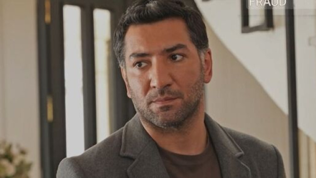 Kahraman in una scena di Tradimento © Mediaset.