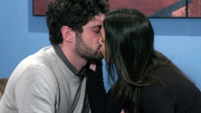 Niko e Manuela in una scena di Un posto al sole © Rai 3.