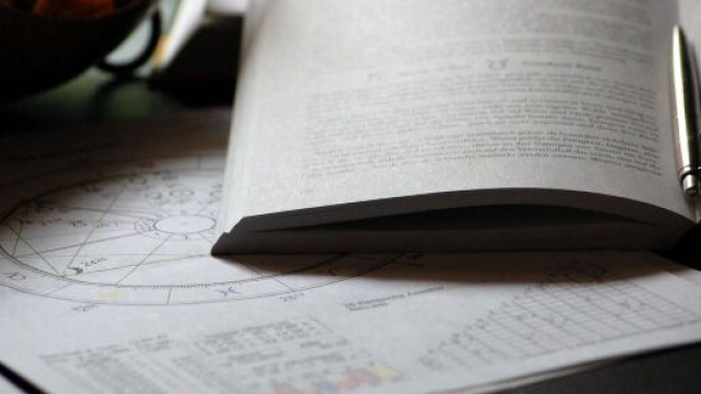 Un modello per le previsioni astrologiche © Pixabay.