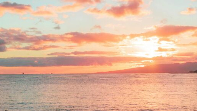 Mare al tramonto estivo- &copy; Pexels.