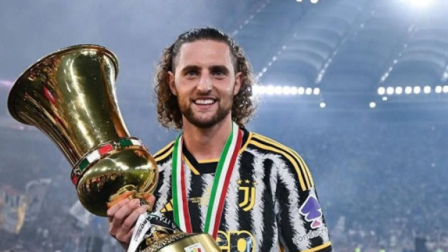 Adrien Rabiot in maglia bianconera &copy;adrienrabiot_25