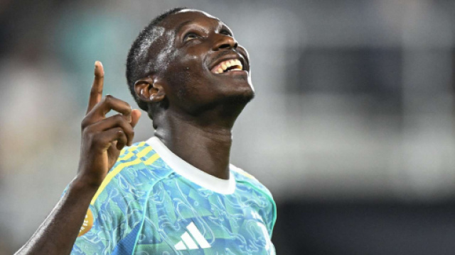 Kolo Muani con la maglia della Juventus © Instagram