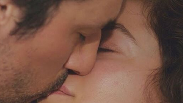 Arif e Bahar in La forza di una donna &copy; Mediaset.