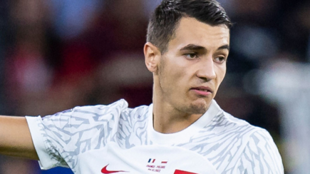 Jakub Kiwior con la divisa dell'Arsenal (© Instagram)