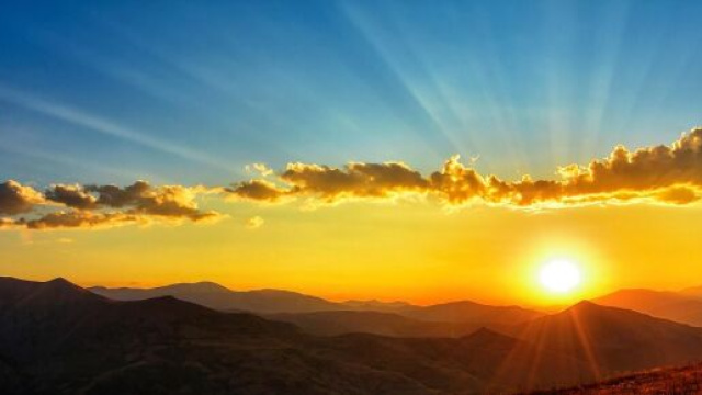 Paesaggio al tramonto &ndash; &copy; Pixabay.