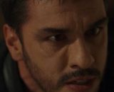 Il personaggio di Nuh in una scena de La Notte nel cuore © Mediaset.