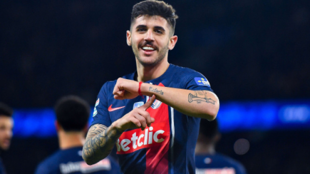 Lucas Beraldo con la divisa del PSG (© Instagram)