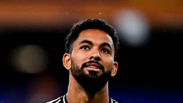 Douglas Luiz con la divisa della Juventus © Instagram