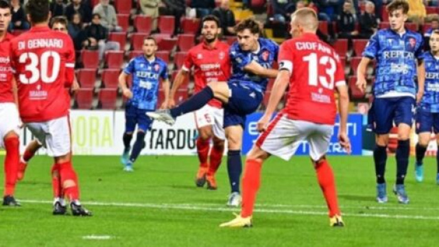 Enrico Piovanello in azione con la maglia del Padova © Instagram