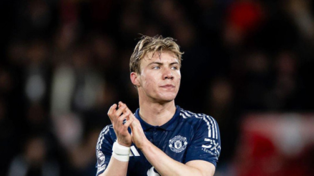 Hojlund con la maglia dello United pagina Facebook ©