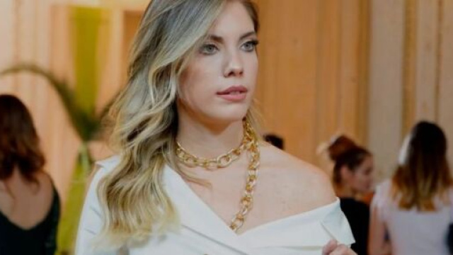 Yildiz Argun in una scena di Forbidden Fruit © Mediaset.