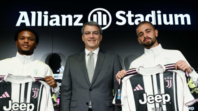 Lois Openda, Damien Comolli ed Edon Zhegrova &ndash; Foto &copy; Juventus.