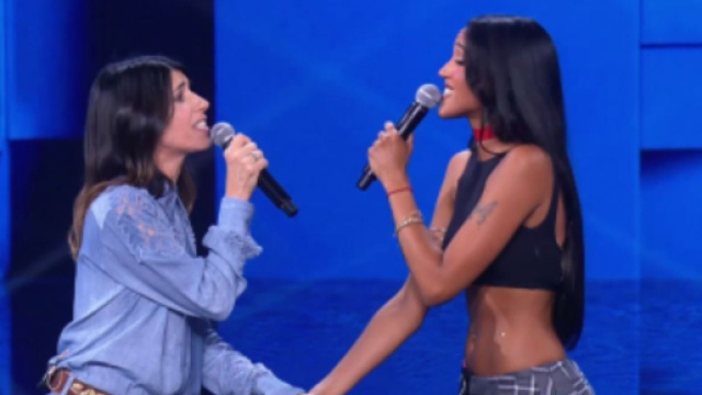 Giorgia e Vicky duettano a X Factor &copy; Sky Italia