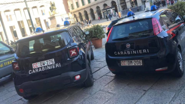 Due auto dei Carabinieri &copy; Carabinieri.it