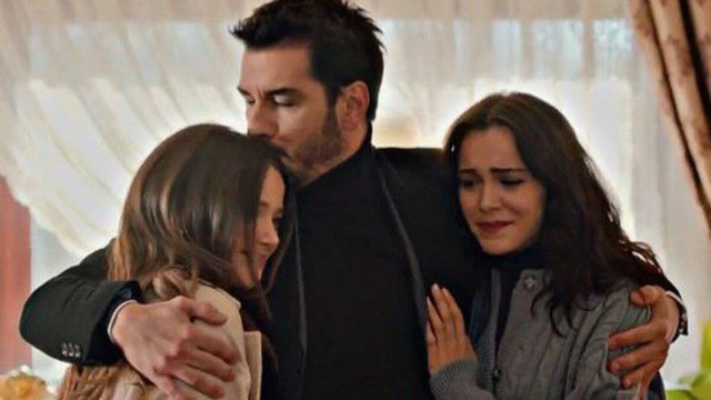 In foto Nuh, Melek e Sevilay © Mediaset