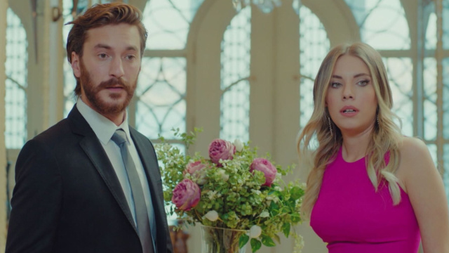 Kemal (Sarp Can Köroğlu) e Yildiz Yilmaz (Eda Ece) Forbidden Fruit © Mediaset.