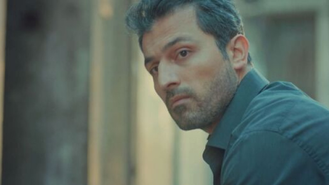Arif in una scena de La forza di una donna © Mediaset.