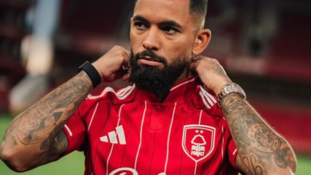 Douglas Luiz, centrocampista del Nottingham Forest. Foto &copy; Nottingham Forest