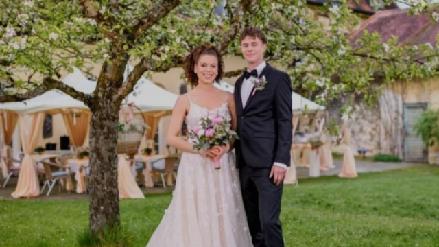 Ana e Philipp il giorno delle nozze in Tempesta d'amore &copy; Mediaset.