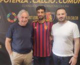 Mattia Novella (al centro) con la maglia del Potenza - &copy; Facebook / Potenza Calcio