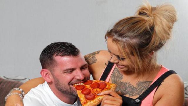 Amanti ‘focosi’ al ristorante: fanno l’amore in attesa della pizza