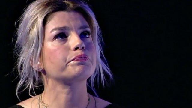 Video- C'è posta per te, Emma Marrone piange in diretta: una storia triste