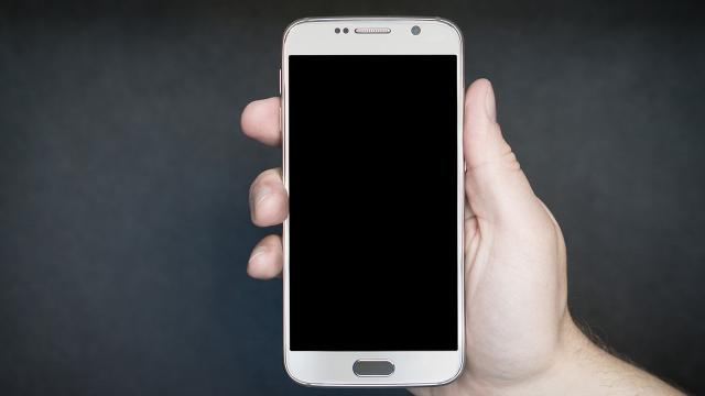 Whatsapp blocca il telefono: ecco il bug