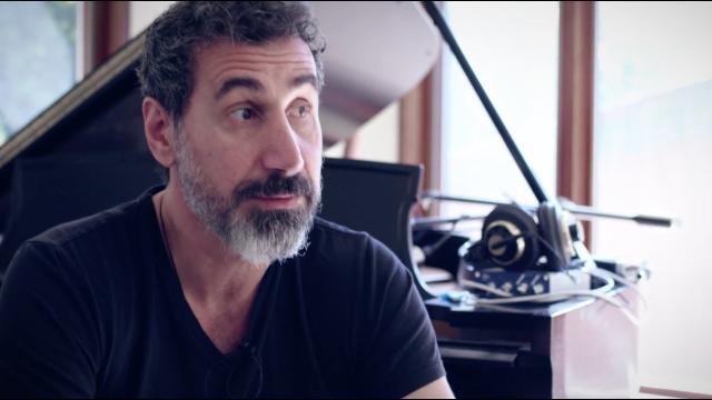 Serj Tankian sort du silence sur l'absence d'album de SOAD