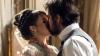 Agatha Moreira e Rodrigo Simas trocam beijos