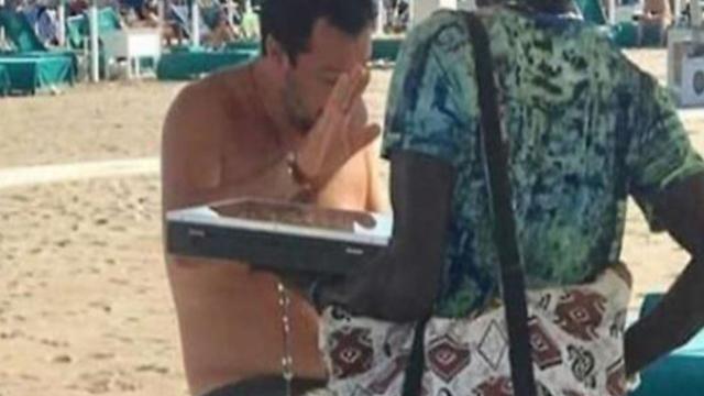 Il venditore ambulante che ha incontrato Salvini in spiaggia lo difende 