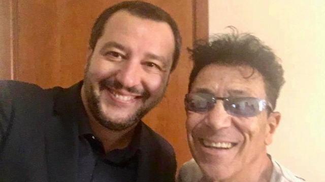 Salvini-Bennato, polemiche ed ironia per il selfie su FB