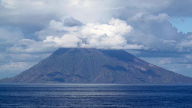 Vulcano Stromboli erutta: è allerta 'gialla'