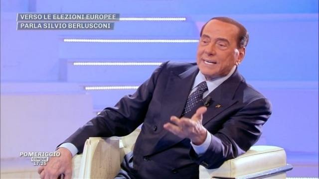 Berlusconi: 'Gli italiani sono matti a dare in mano il Paese a Di Maio'