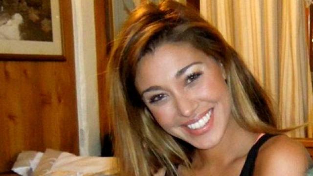 Milano Fashion Week, Belen Rodriguez litiga con i paparazzi e rischia di cadere