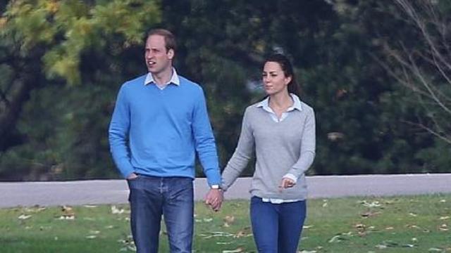 UK: anche Kate Middleton vìola l'etichetta regale, mano nella mano con il marito William