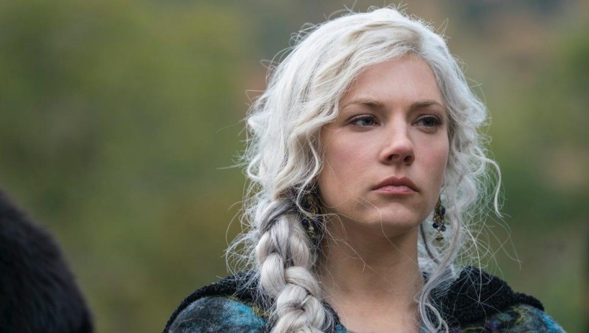 Katheryn Winnick Brasil Eu aprendi muito com Lagertha () Parece que  você está se despedindo de uma grande parte de si e da vida, o adeus de  Katheryn Winnick à série mais