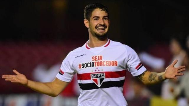 Após negociações intensas, Pato é contrato pelo São Paulo