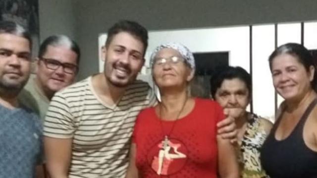 Carlinhos Maia visita a mãe biológica após quase 3 décadas ...