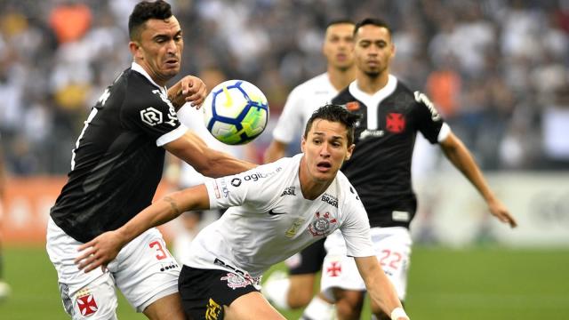 Vasco e Corinthians se enfrentam em Manaus pela terceira rodada do Brasileirão