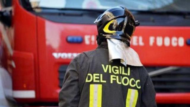 Fasano: distrutta da incendio la macchina di un noto avvocato