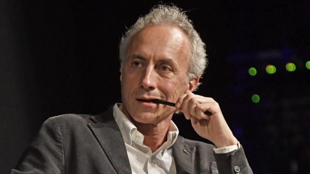 Marco Travaglio stila una pagella delle varie forze politiche in campo, bocciando tutti