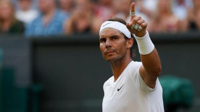 Wimbledon, Nadal allarga le braccia: 'Federer ha giocato troppo bene'