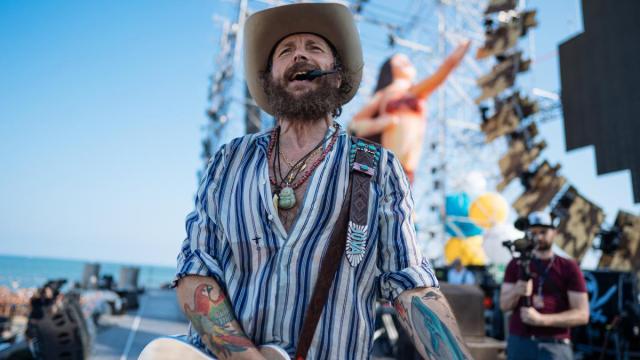 A causa di una mareggiata è stato annullato il concerto di Jovanotti ad Albenga