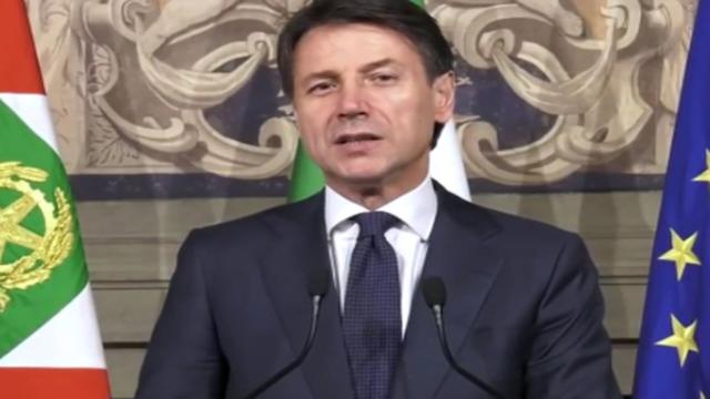 Feltri, il duro attacco contro il Premier Conte: 'avvocato degli africani'