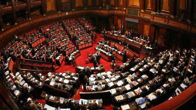Il governo costretto a bloccarsi in Senato per mancanza del numero legale in commissione